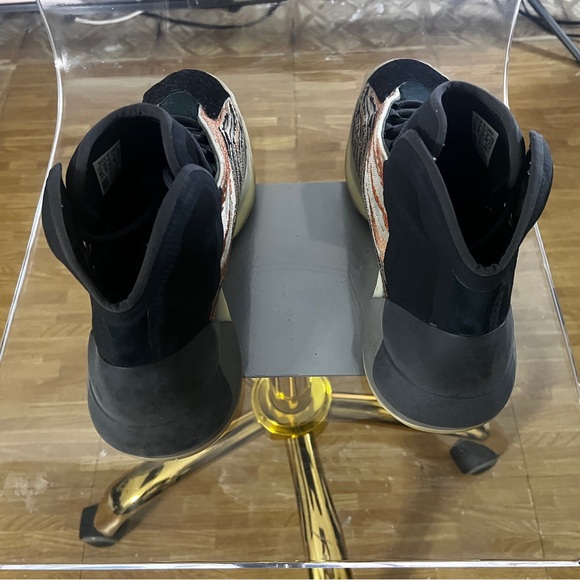 Adidas Yeezy quantum orange flash reflective! - Picture 4 of 4